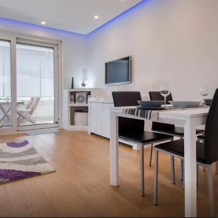 公寓 Luxury Attic With Private Pool