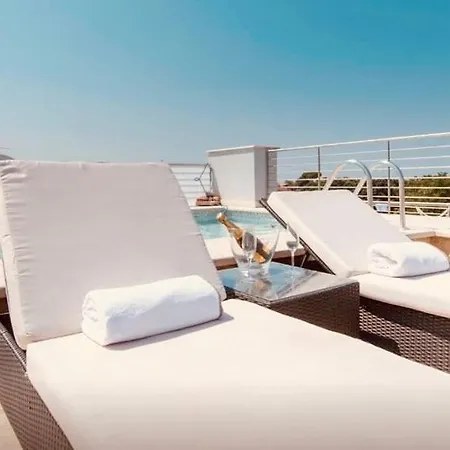 Luxury Attic With Private Pool 公寓 阿拉诺瓦