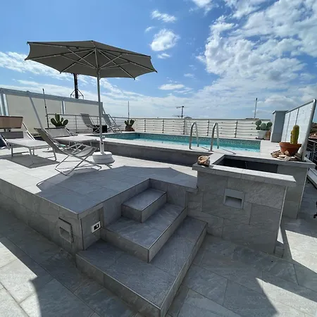 شقة Luxury Attic With Private Pool Aranova